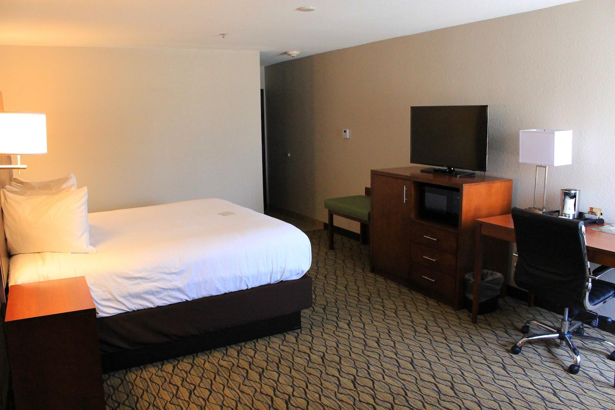 Wyndham Garden Fort Wayne Buitenkant foto