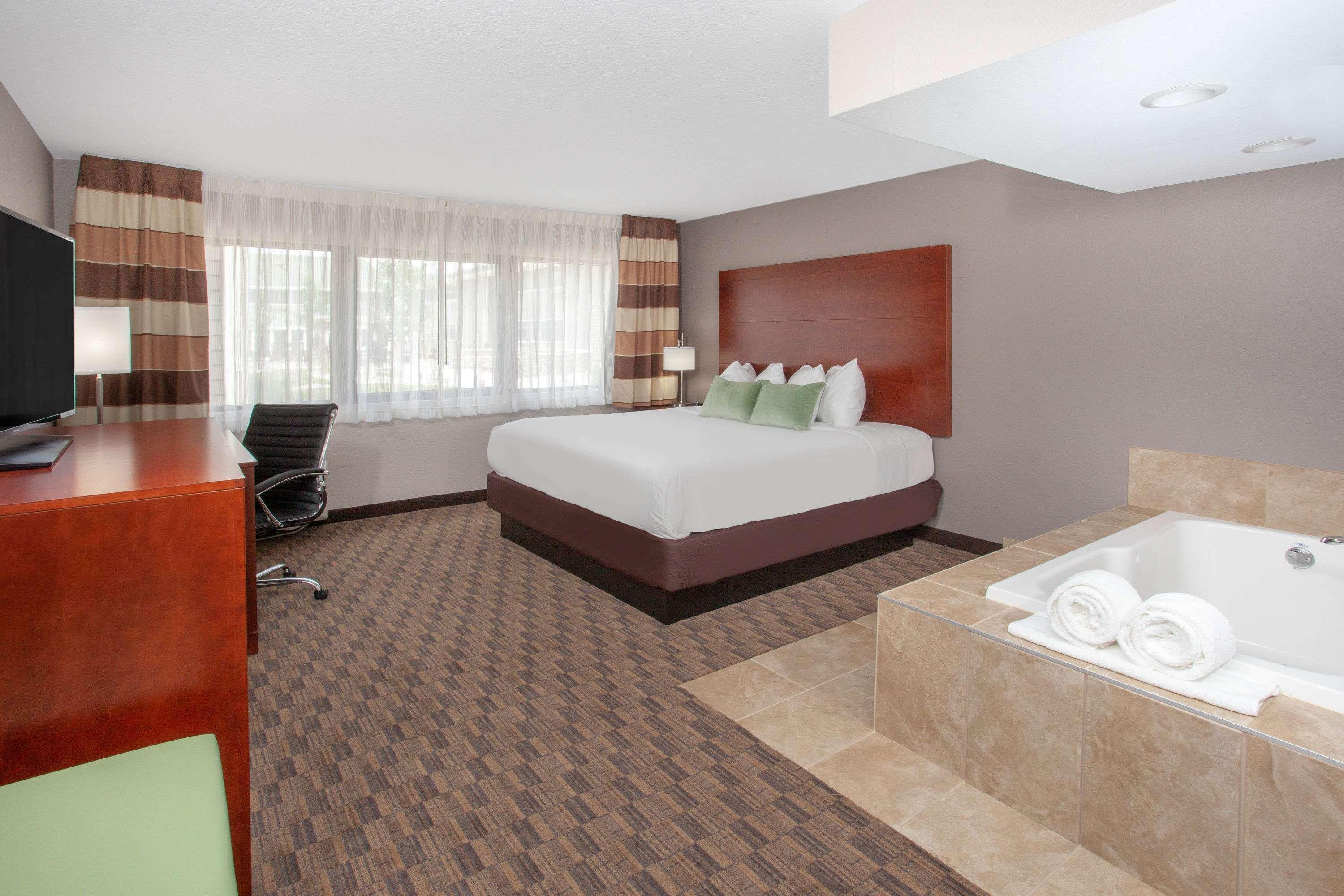 Wyndham Garden Fort Wayne Buitenkant foto