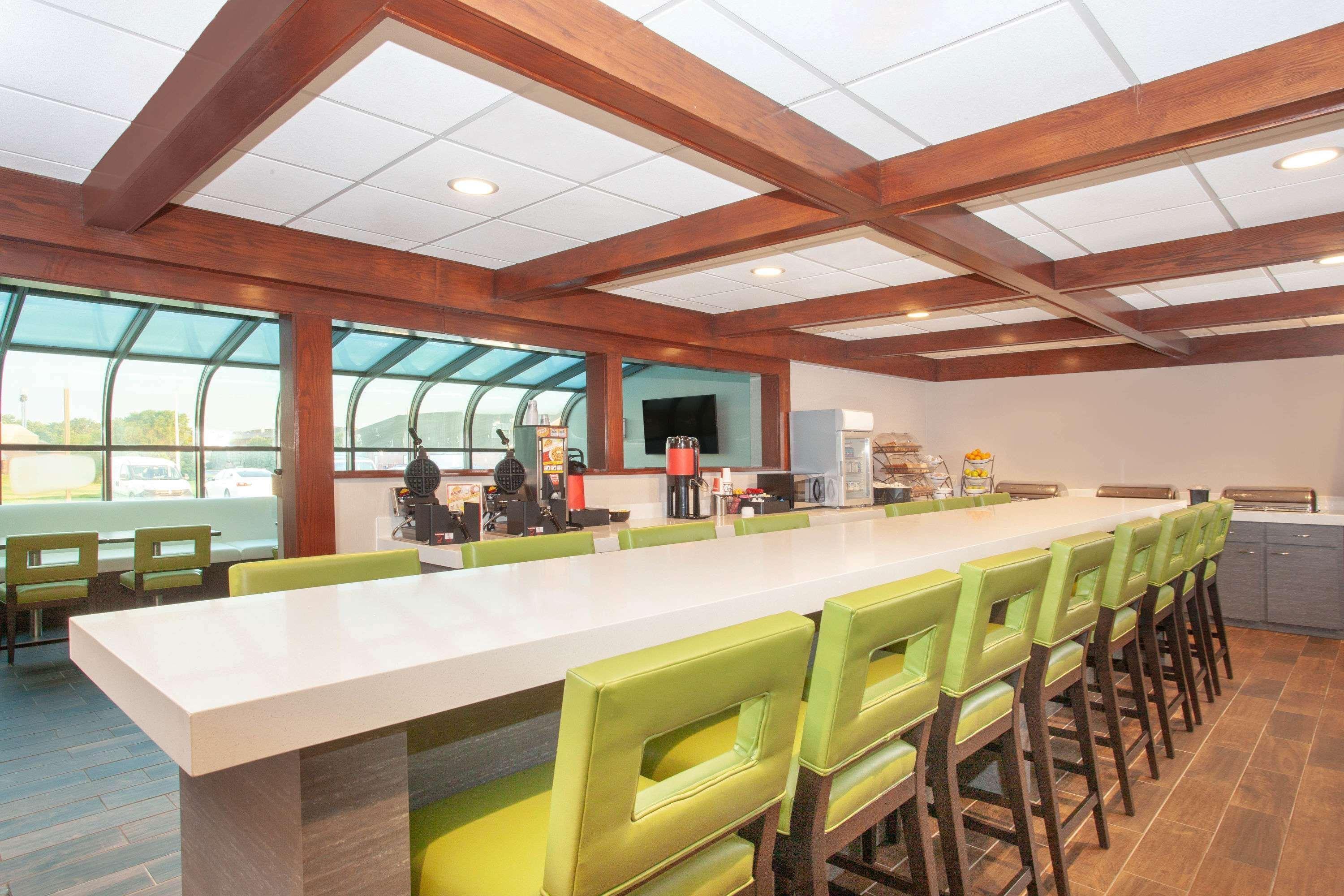 Wyndham Garden Fort Wayne Buitenkant foto