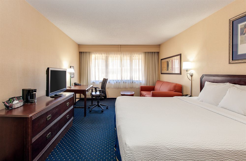 Wyndham Garden Fort Wayne Buitenkant foto