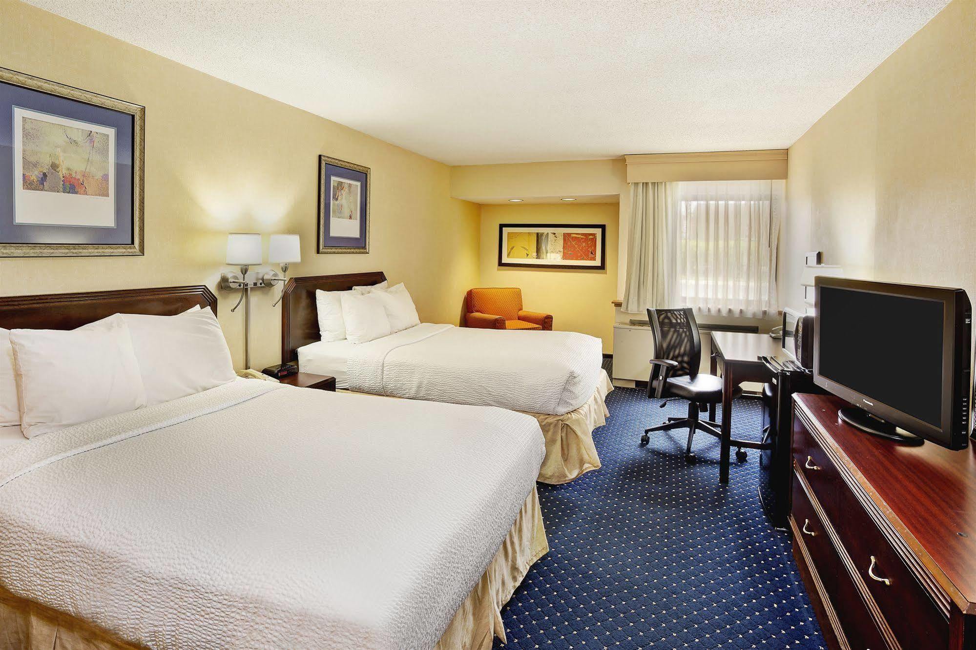 Wyndham Garden Fort Wayne Buitenkant foto